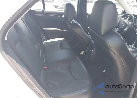 2016 Chrysler 300 Limited z USA, uszkodzony, nr VIN 2C3CCAAG1GH151364